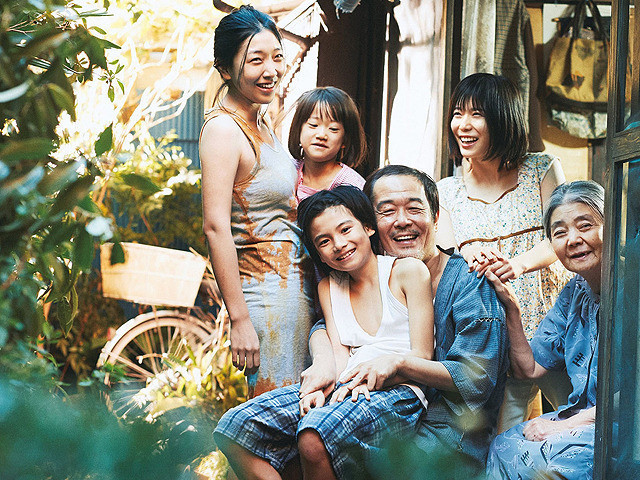 映画・万引き家族